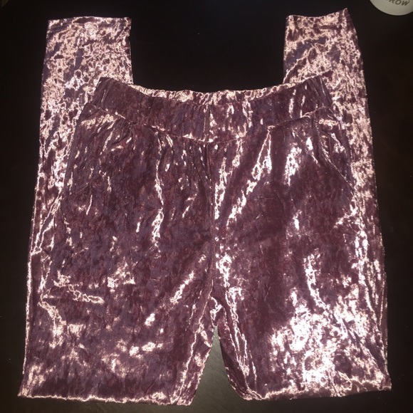 ✨Crushed Velvet Lounge Suit Set✨ - Picture 7 of 7